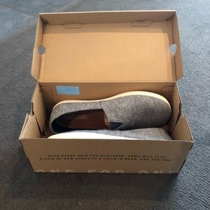 Men’s TOMs never worn!